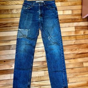 Men’s medium wash jeans